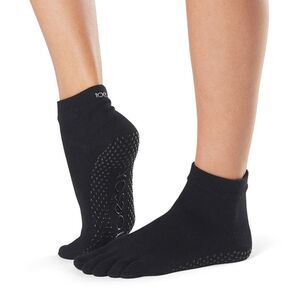 Toesox Unisex Adult Non Slip Ankle Socks / Black